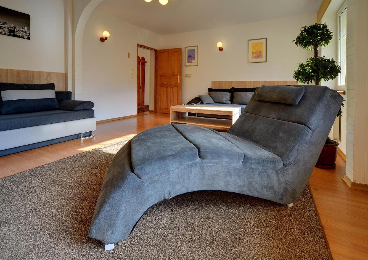 Apartamentvanessa คาร์ปัตซ์ ภายนอก รูปภาพ