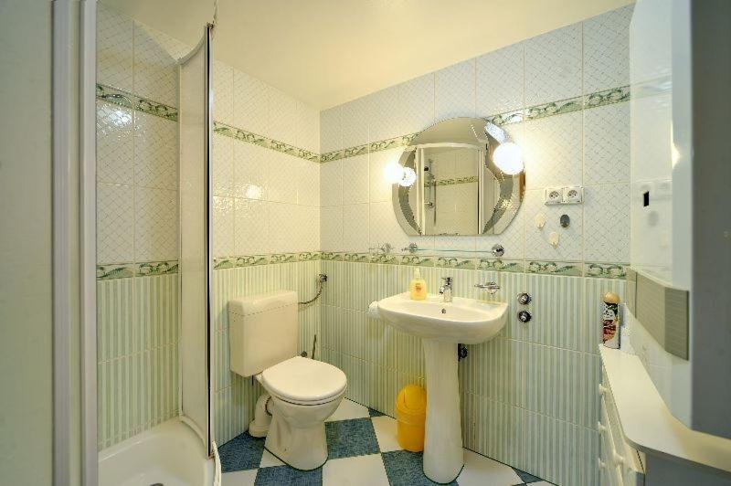 Apartamentvanessa คาร์ปัตซ์ ภายนอก รูปภาพ