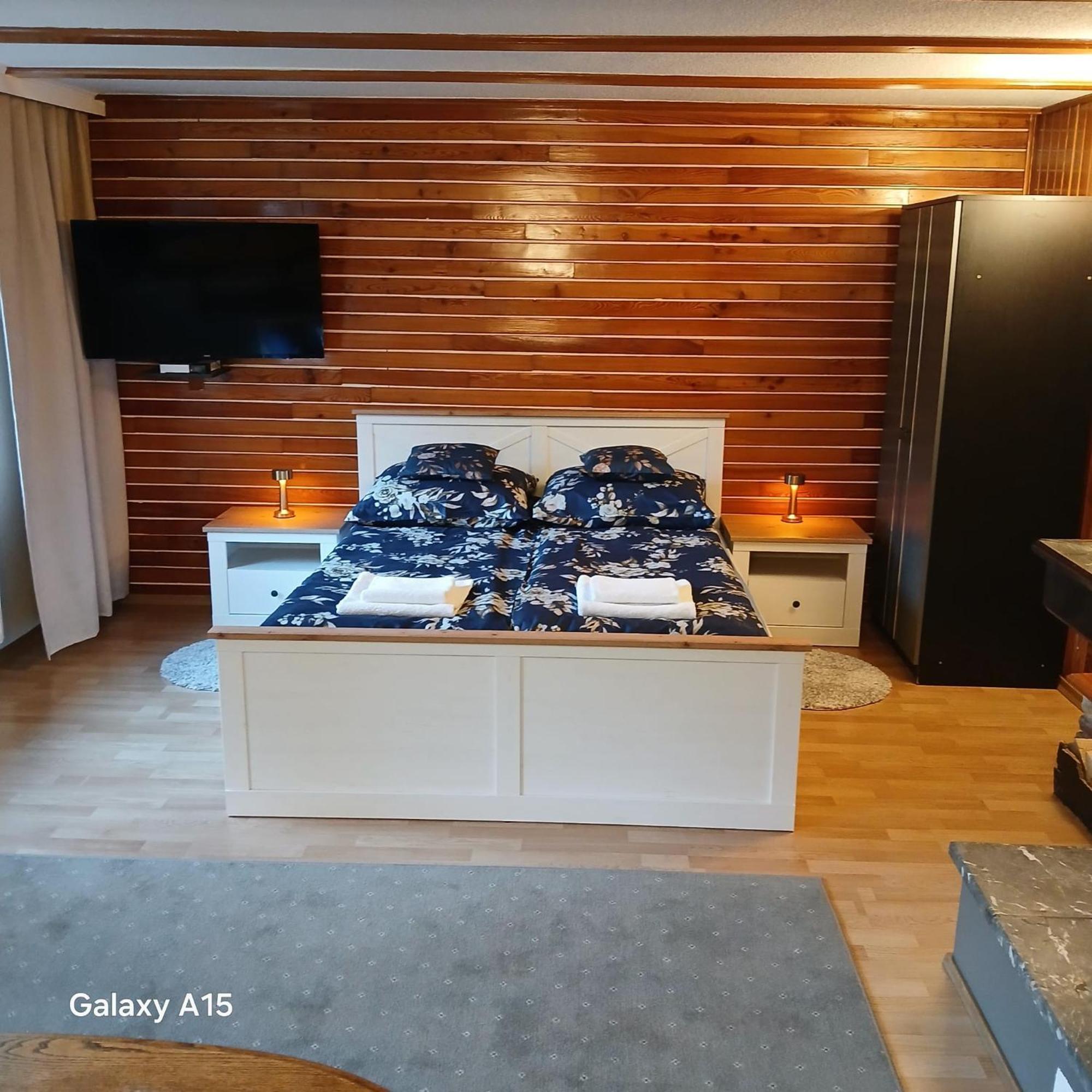 Apartamentvanessa คาร์ปัตซ์ ภายนอก รูปภาพ